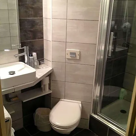 Hotel Restaurant Le Clos Des Tanneurs Sur Isere Romans-sur-Isere